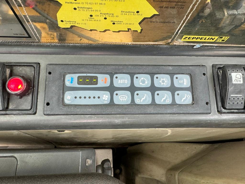 CAT M322C - Hydraulic stabilizers / VA Triple boom / C