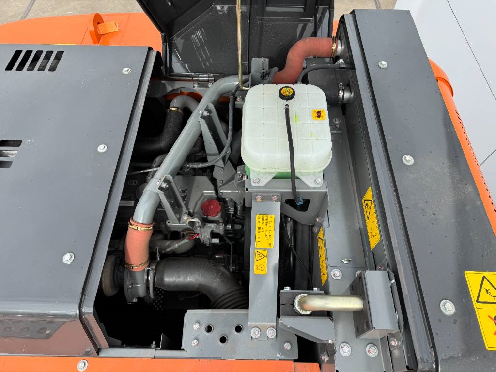 Hitachi ZX370-LCH - Hammer Lines / Isuzu Engine