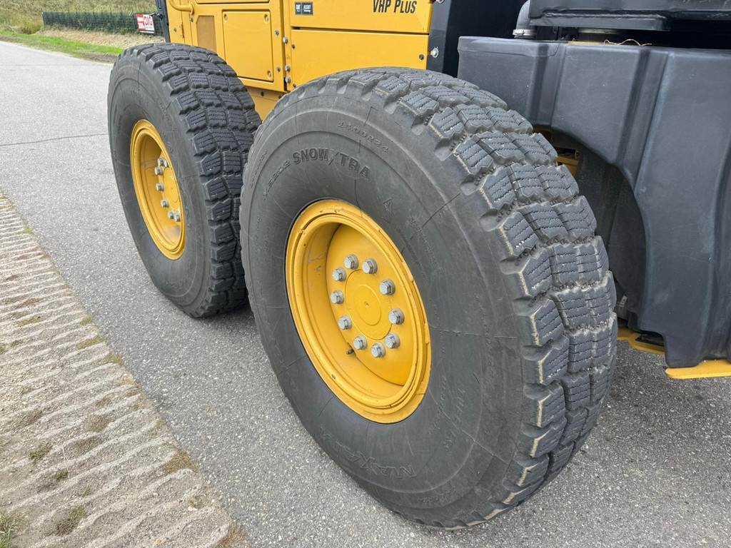 CAT 140M2
