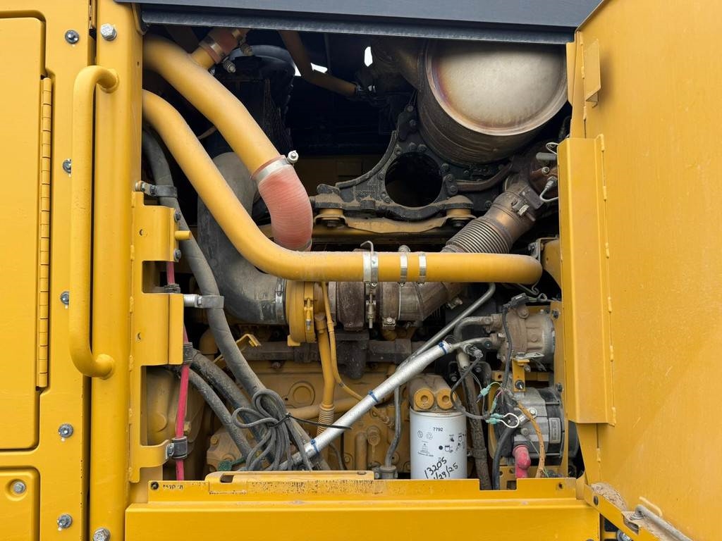 CAT 140M2