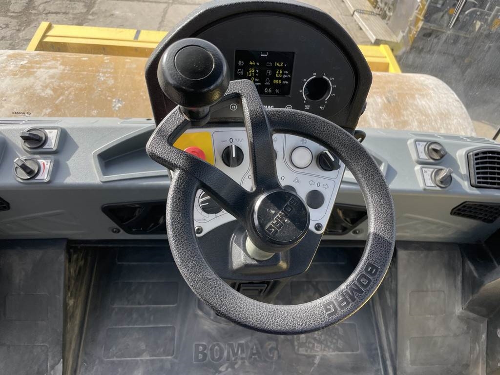 Bomag BW 213 D-5