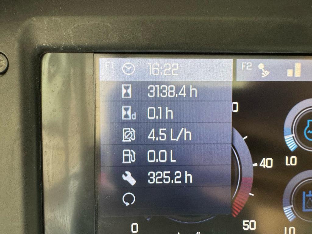 Kramer 8155 / Forks / bucket