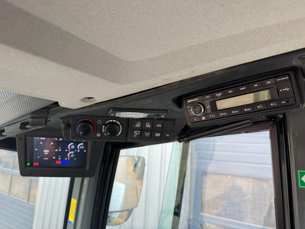 Kramer 8155 / Forks / bucket