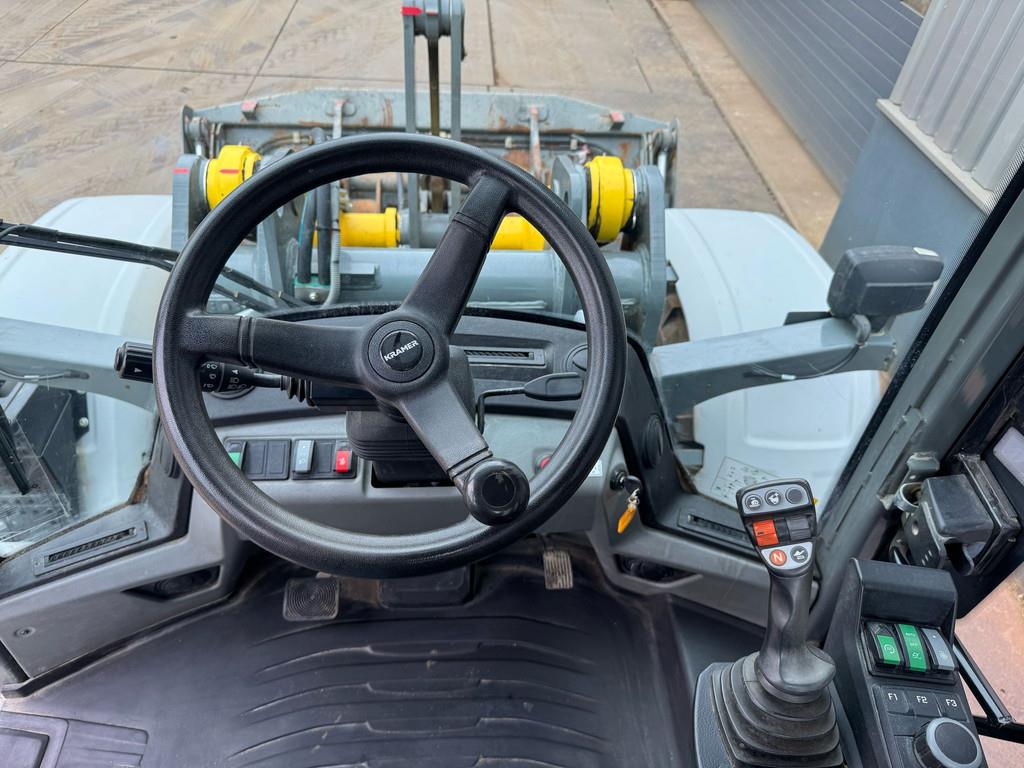 Kramer 8155 / Forks / bucket