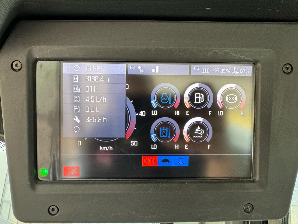 Kramer 8155 / Forks / bucket