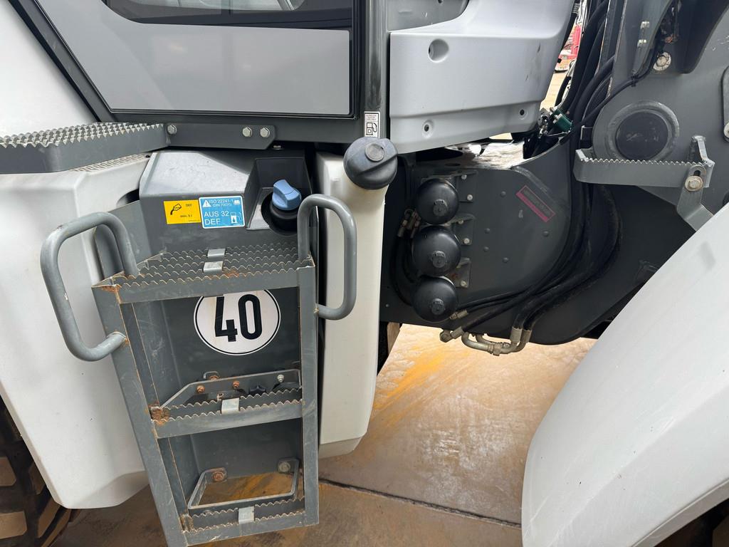 Kramer 8155 / Forks / bucket