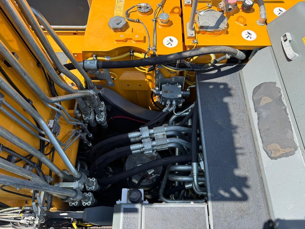 Liebherr R936 NLC