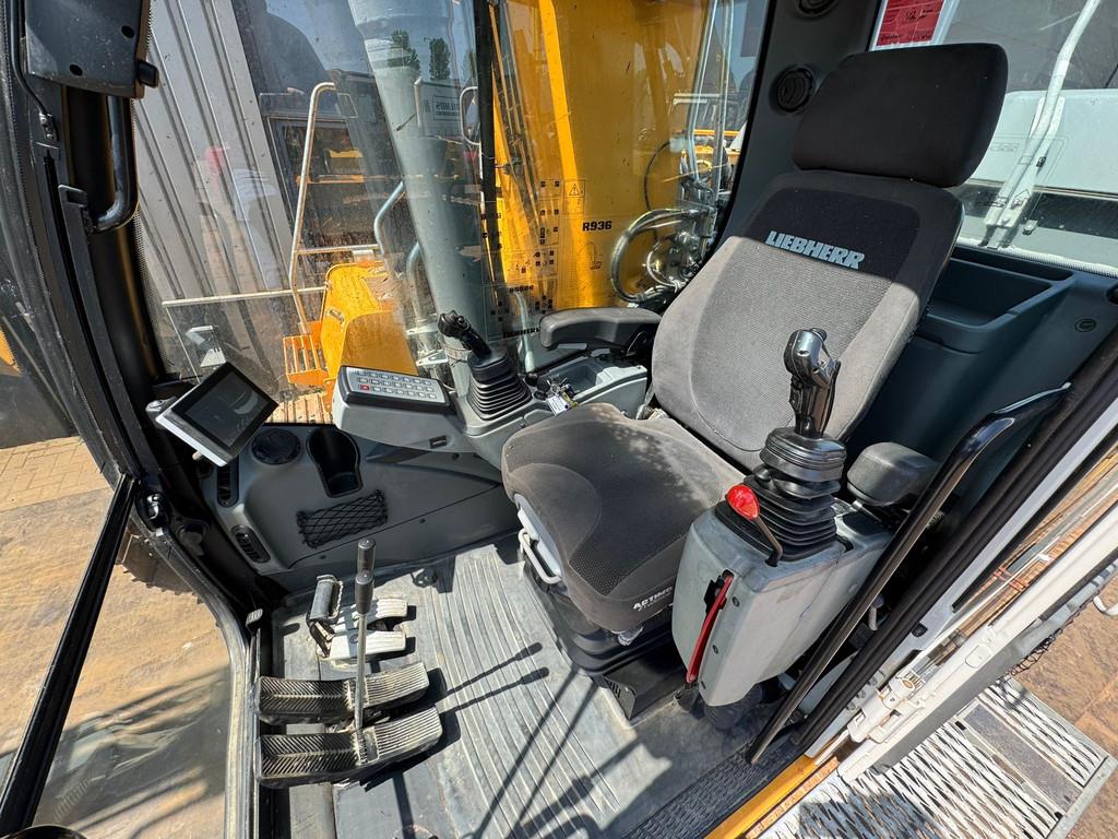 Liebherr R936 NLC