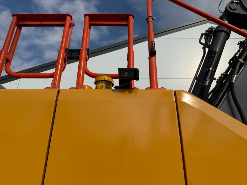 Volvo EC300ENL - Oilquick / Triple Boom / Tilting Bucket