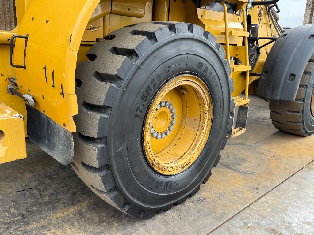 CAT 930H - New Tires / High-tip Bucket / Auto Greasing