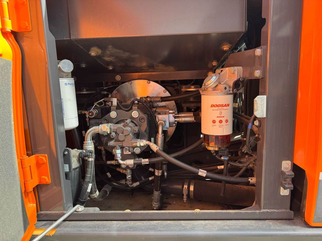 Doosan DX140LC-5 - CE / Verachtert CW30 - GP edge bucket