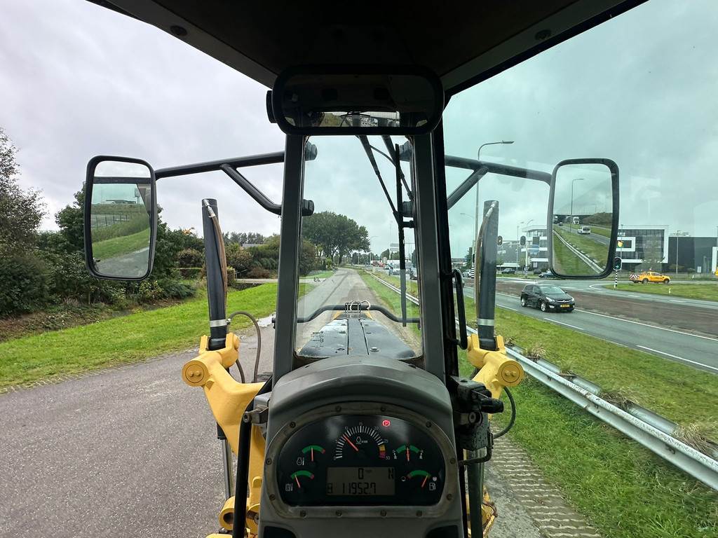 CAT 140M Ripper + Pushblock