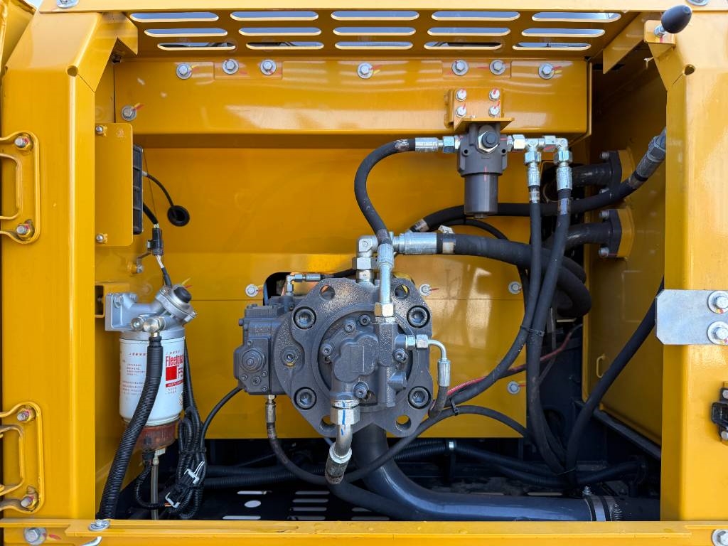 XCMG XE215i-KLC - Cummins Engine / New / Unused / 2025