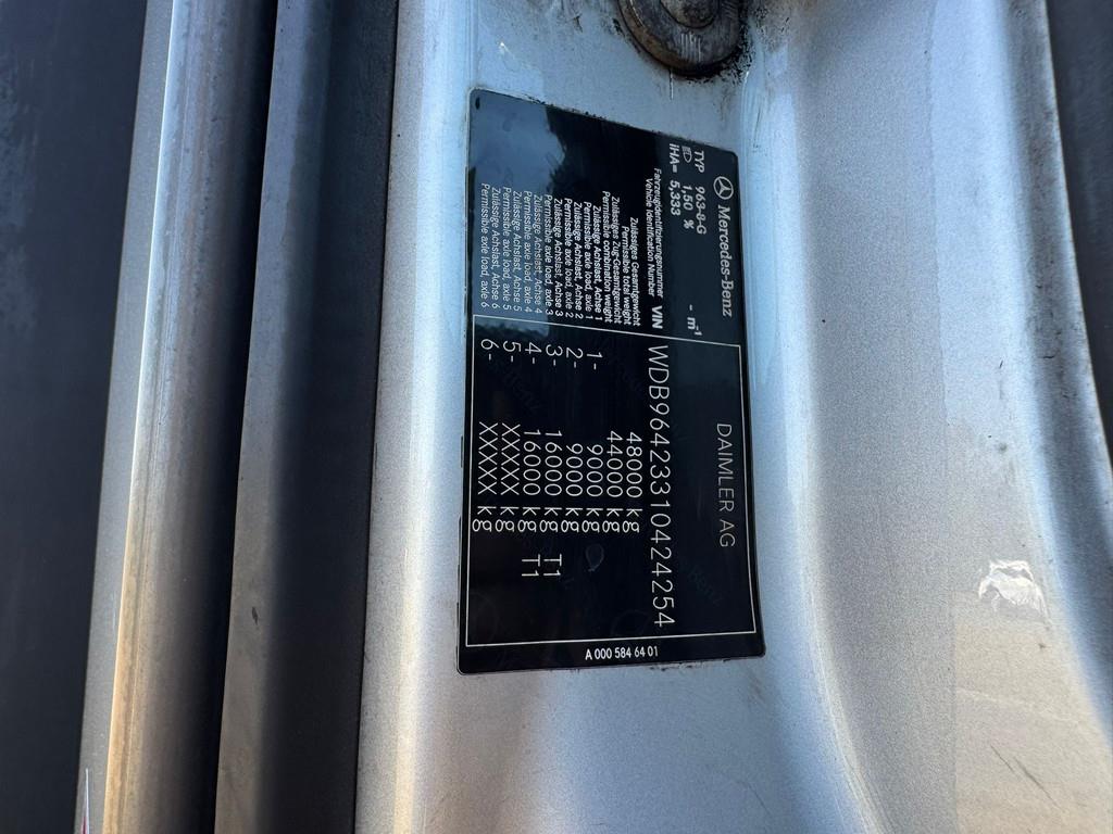 Mercedes-Benz Arocs 4848 8x8 tipper