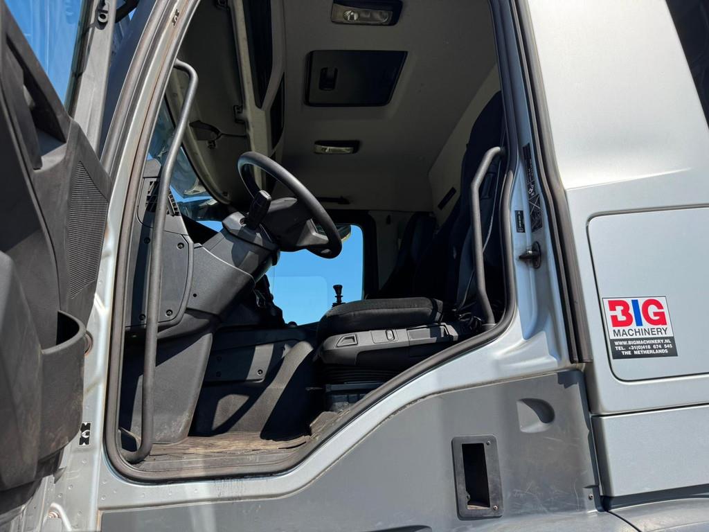 Mercedes-Benz Arocs 4848 8x8 tipper