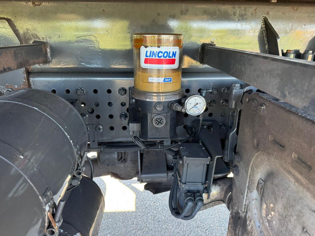 Mercedes-Benz Arocs 4848 8x8 tipper