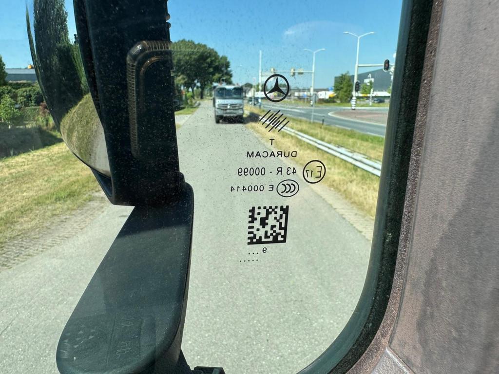 Mercedes-Benz Arocs 4848 8x8 tipper