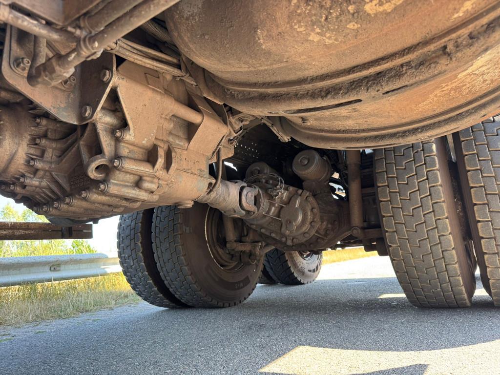 Mercedes-Benz Arocs 4848 8x8 tipper