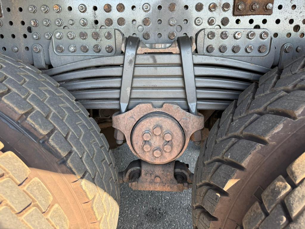 Mercedes-Benz Arocs 4848 8x8 tipper