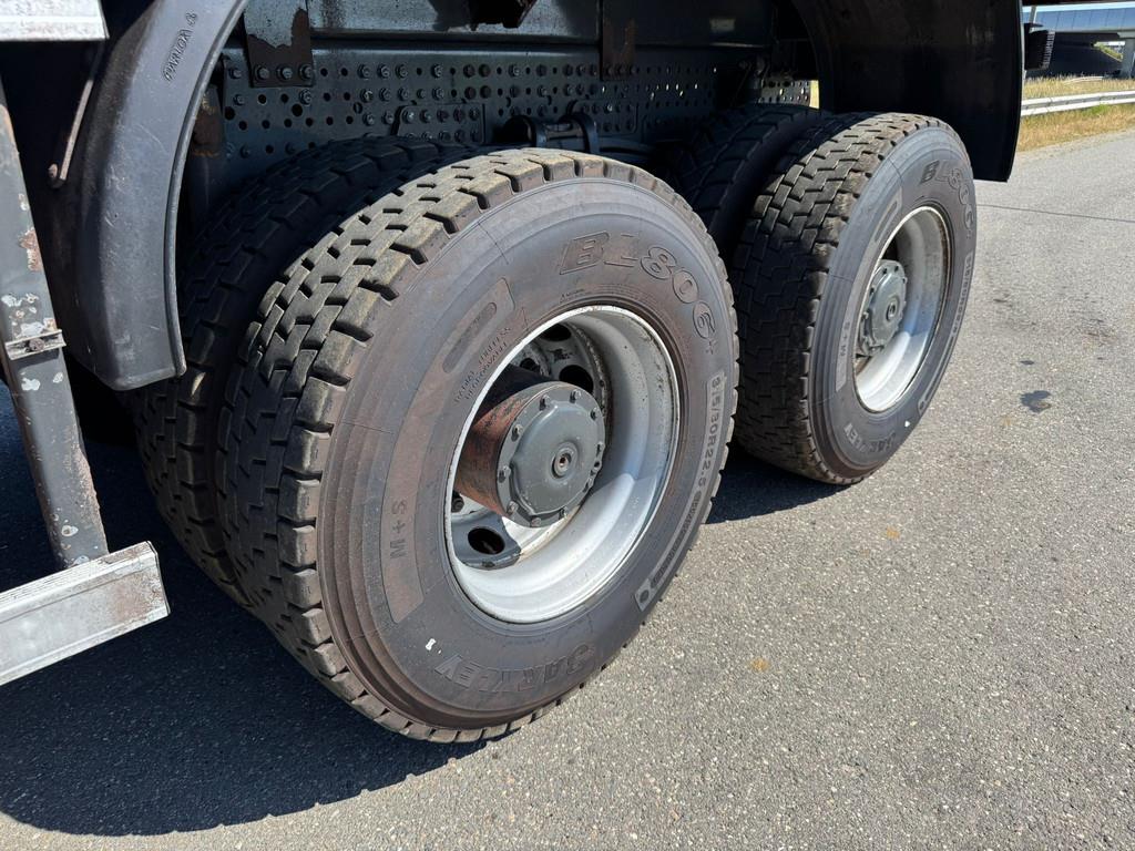 Mercedes-Benz Arocs 4848 8x8 tipper