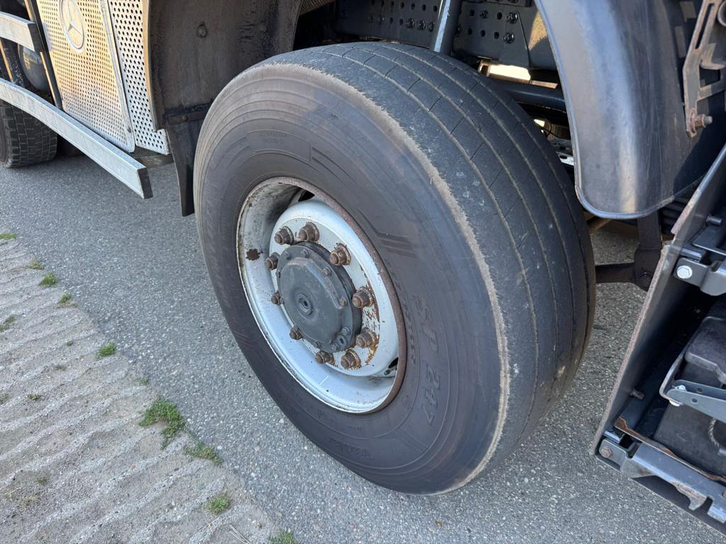 Mercedes-Benz Arocs 4848 8x8 tipper