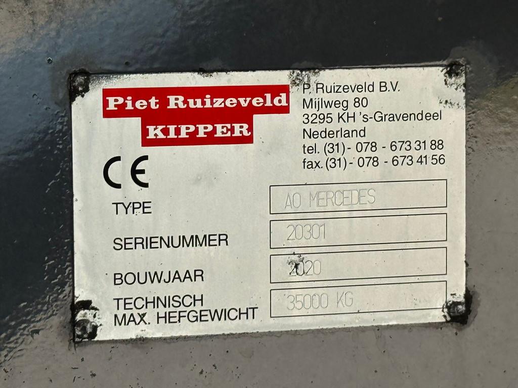 Mercedes-Benz Arocs 4848 8x8 tipper