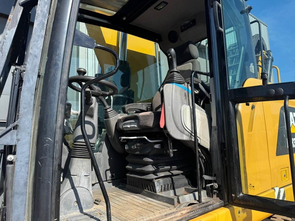 CAT MH3022