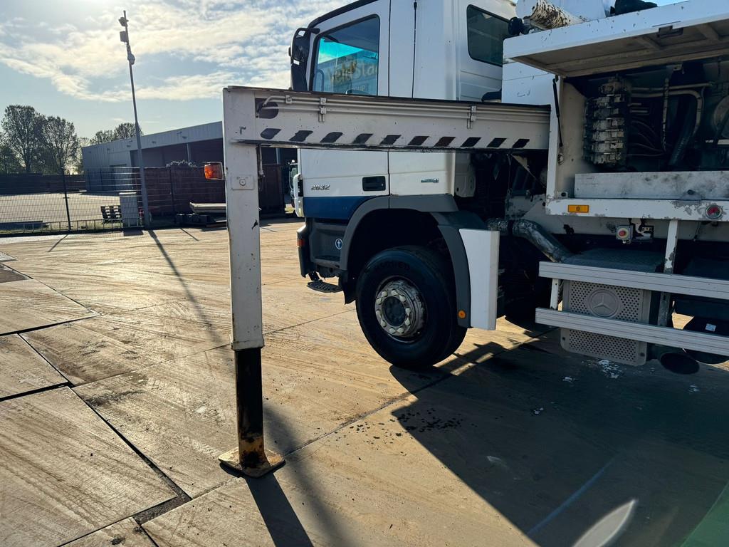 Mercedes-Benz Actros 2632 6x4 with Putzmeister BSF 24-4 11 24m c