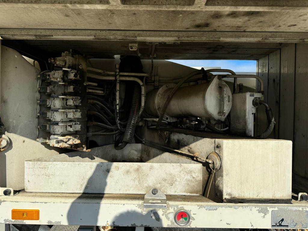 Mercedes-Benz Actros 2632 6x4 with Putzmeister BSF 24-4 11 24m c