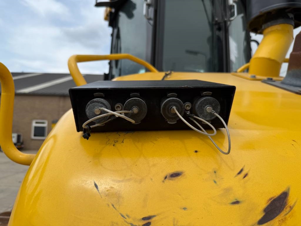 Komatsu D61PX-24 - Ripper Valve / Camera / Airco