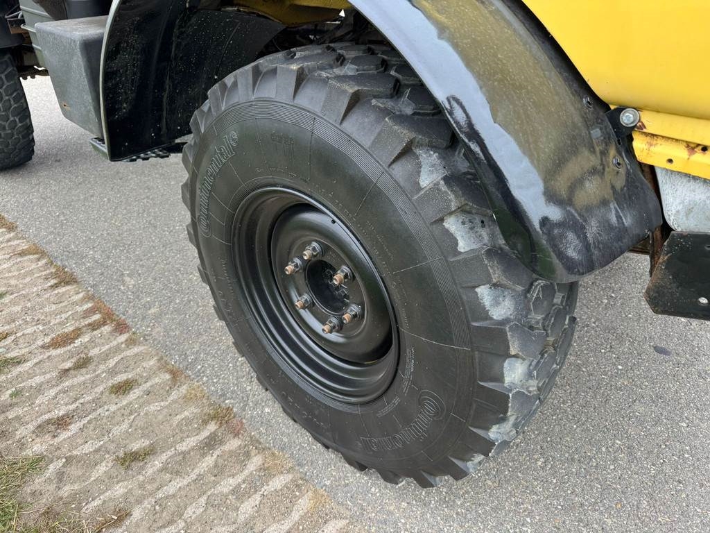 Mercedes-Benz Unimog 427/11 4x4