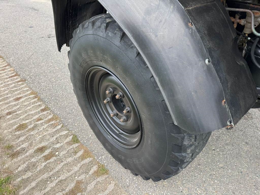 Mercedes-Benz Unimog 427/11 4x4