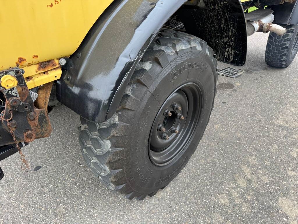 Mercedes-Benz Unimog 427/11 4x4