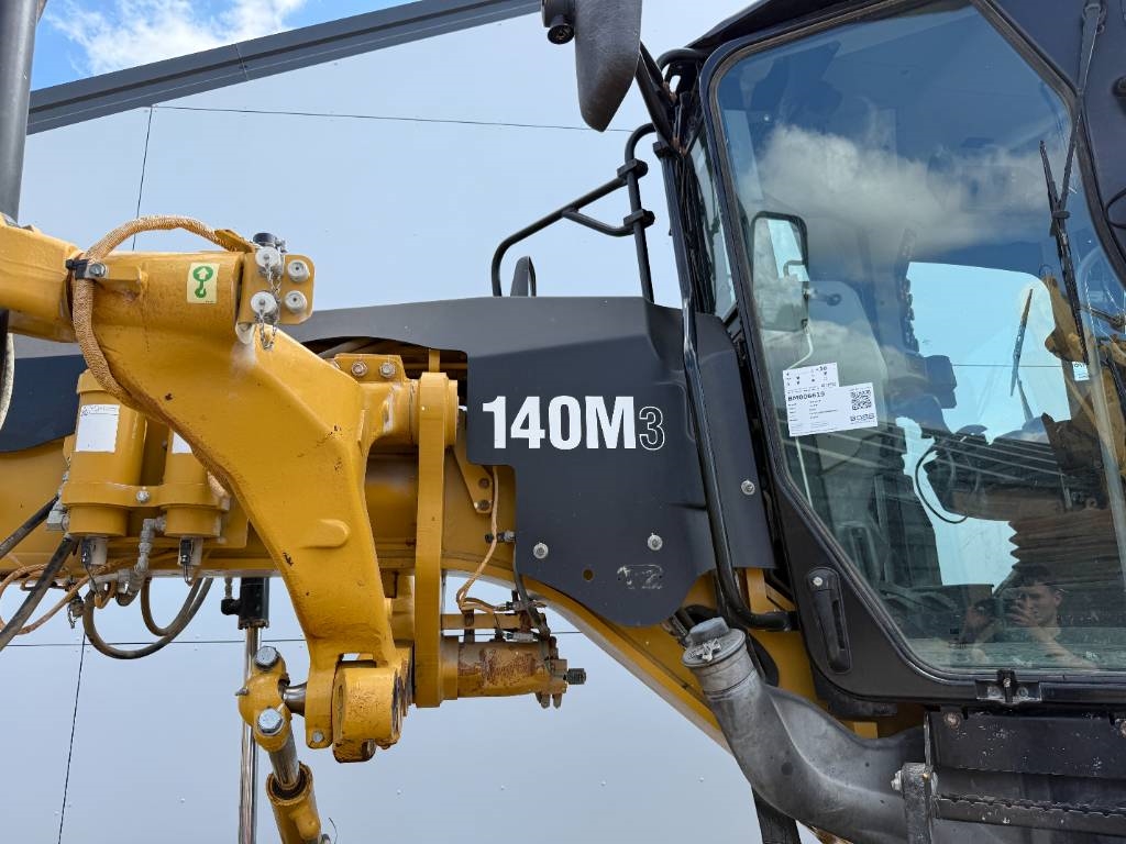 CAT 140M3 - Pushblock / Ripper / Joystick Controls