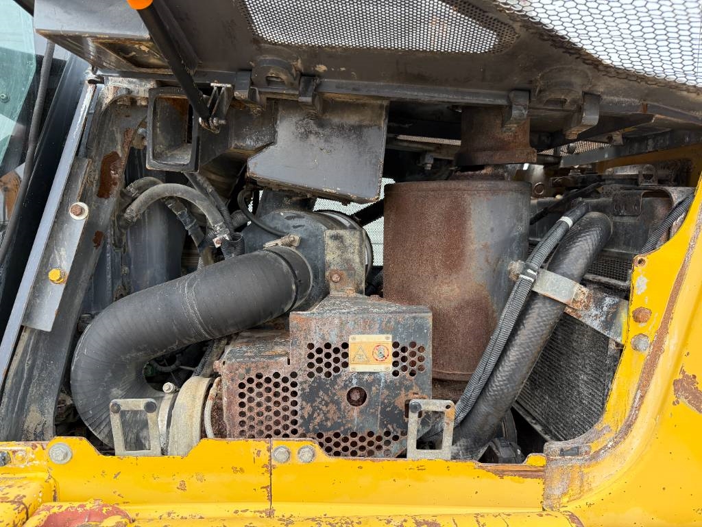 Komatsu D61PX15 - 6 Way + Folding Blade / CE + EPA / AC