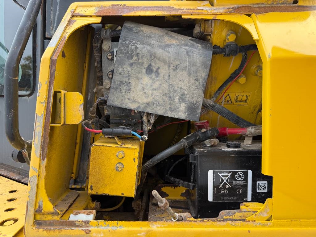 Komatsu D61PX15 - 6 Way + Folding Blade / CE + EPA / AC