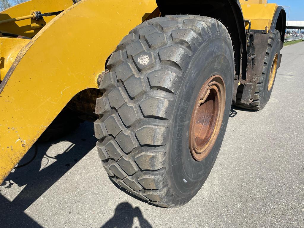 CAT 972M XE - CE / new tires / new bucket edge