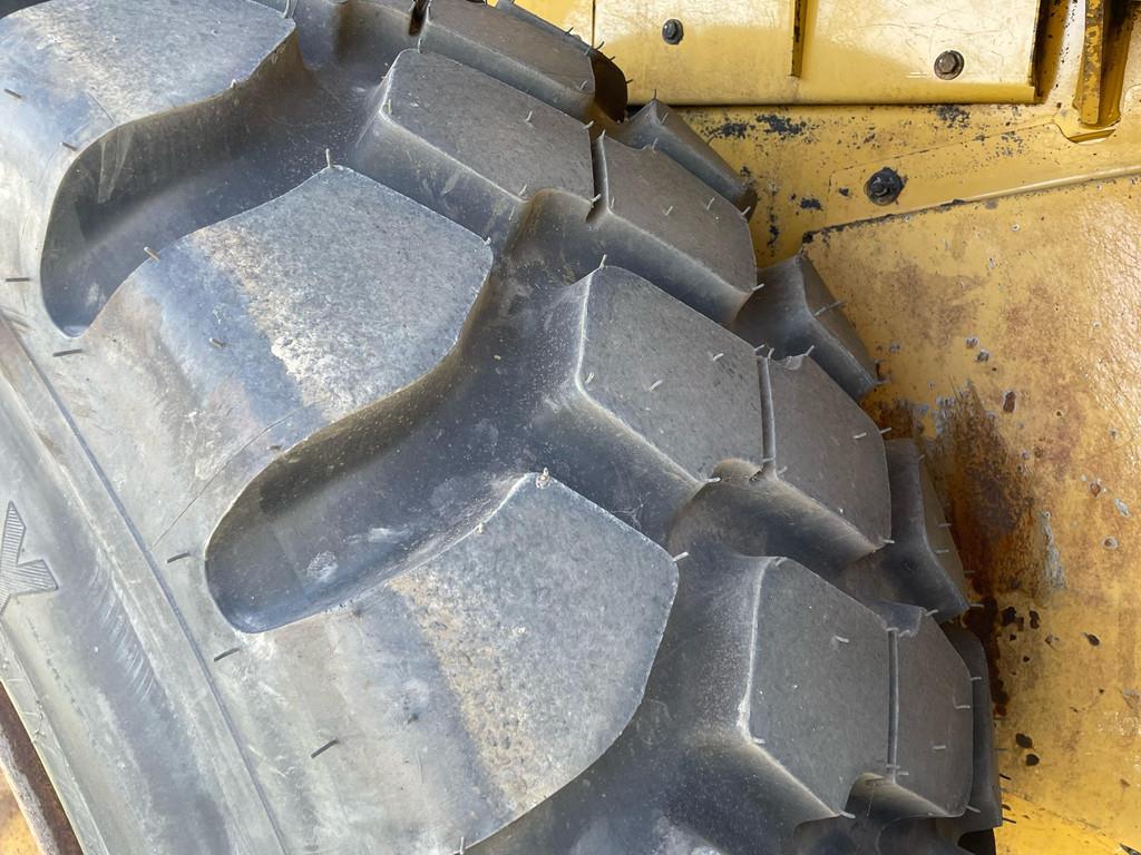 CAT 972M XE - CE / new tires / new bucket edge