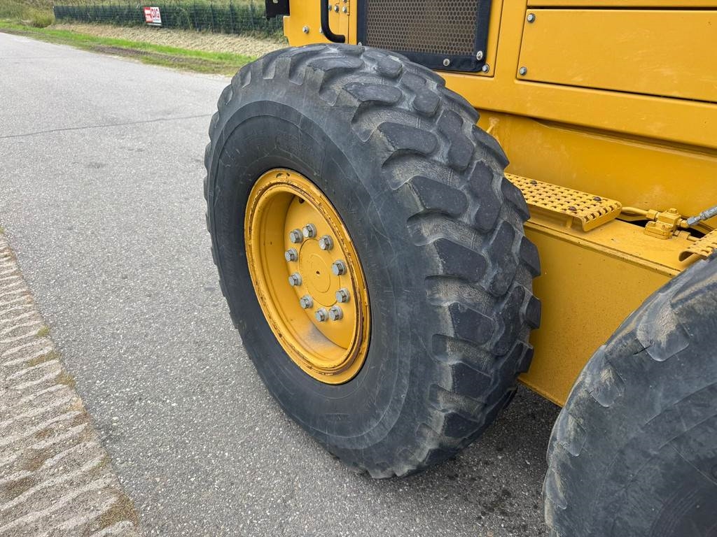 CAT 140M
