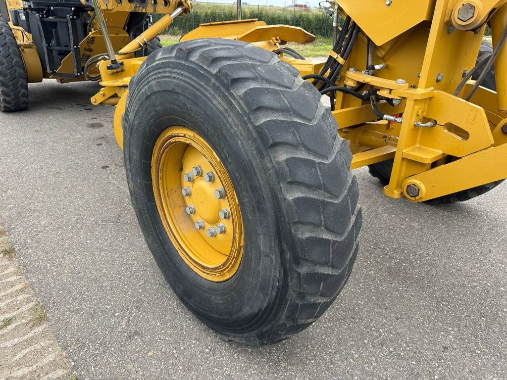 CAT 140M