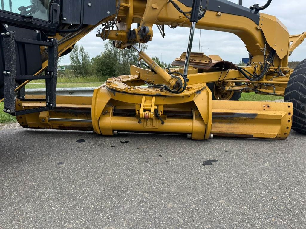 CAT 140M
