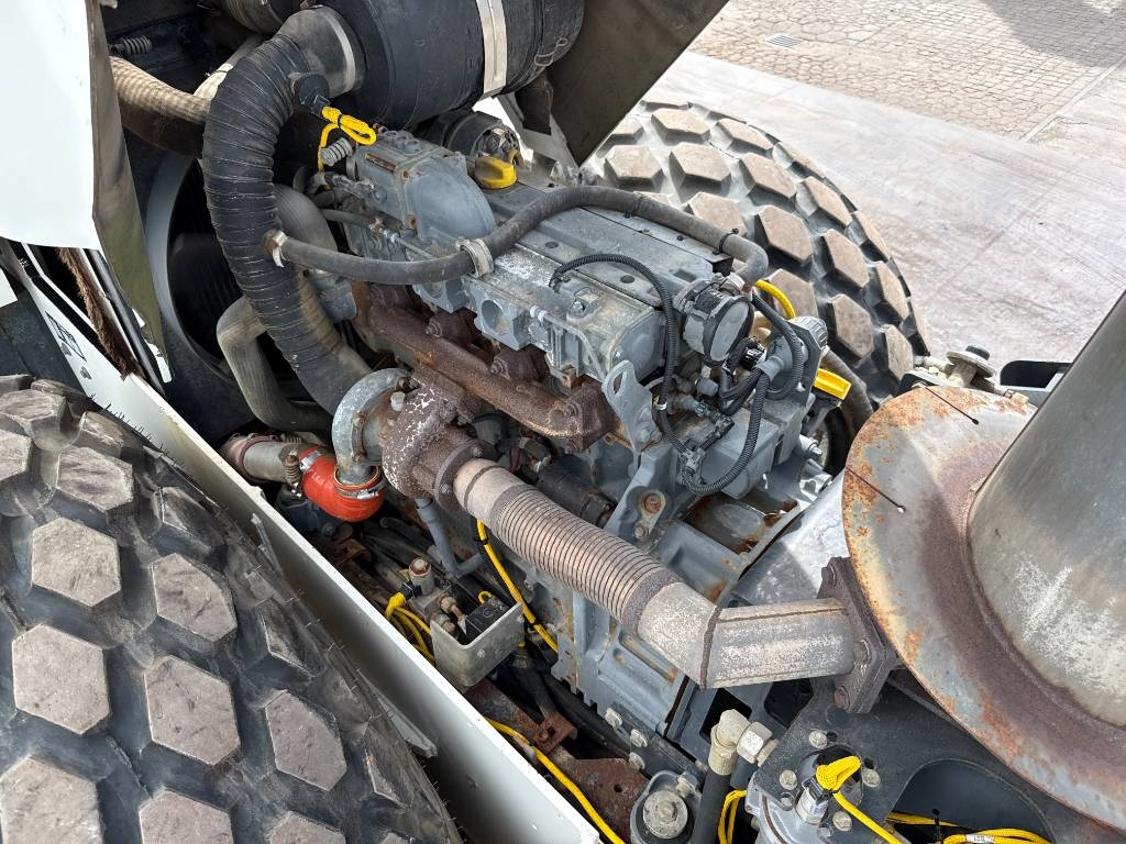 Bomag BW213DH-4 - Extra Vibrating Plate / EVIB/BVC
