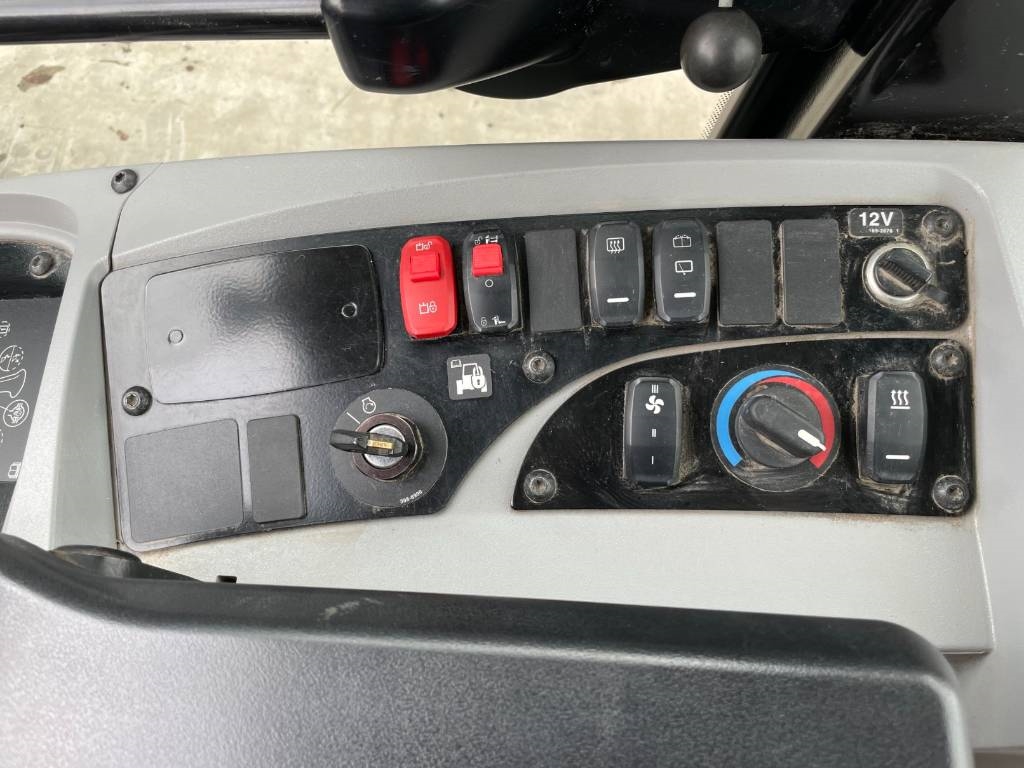 CAT 907M