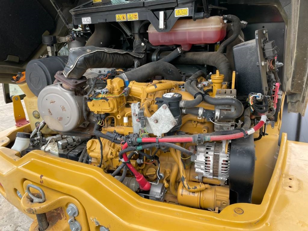 CAT 907M