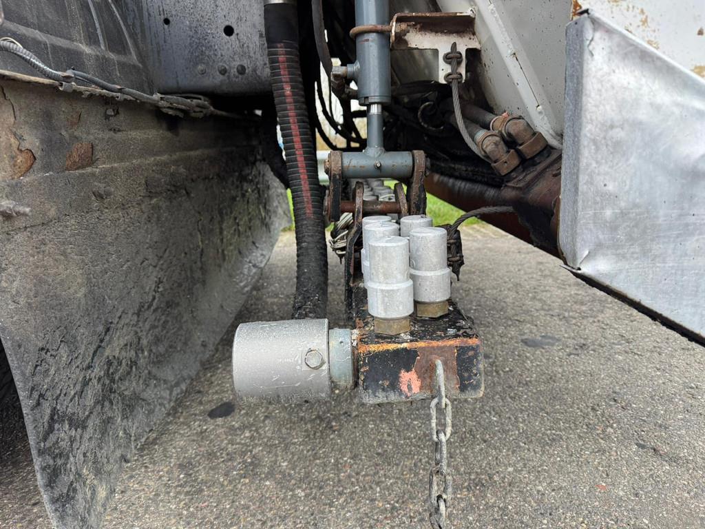 Mercedes-Benz Axor 2533 6x2x4 Rincheval Bitumensprayer / chip sp