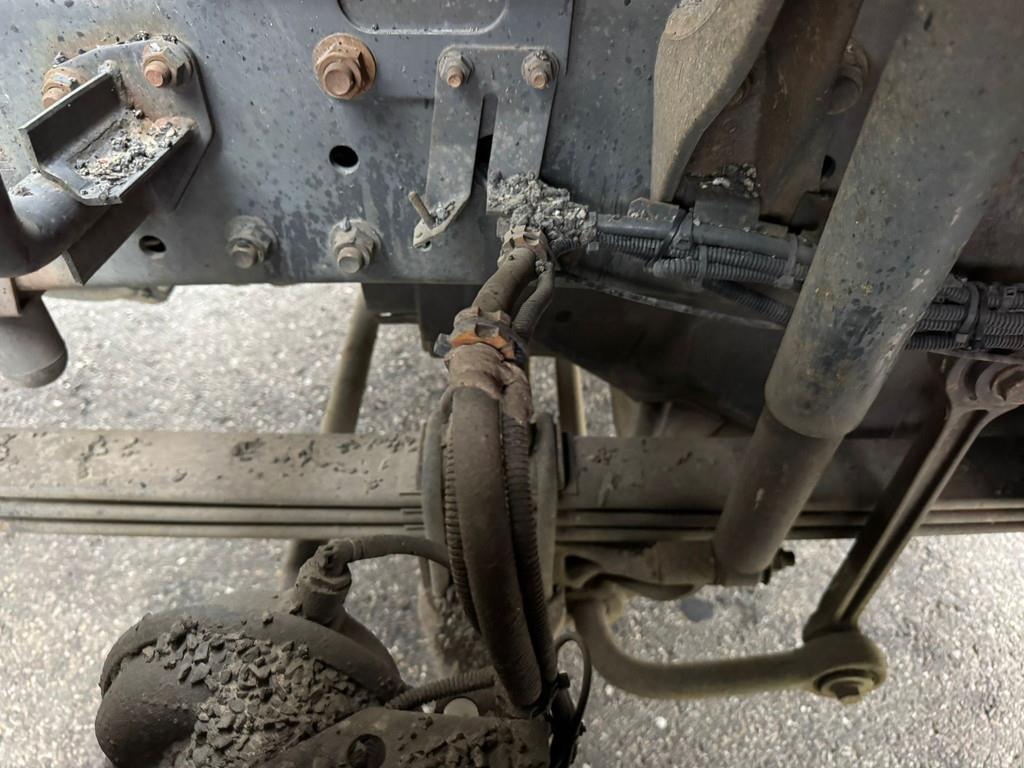 Mercedes-Benz Axor 2533 6x2x4 Rincheval Bitumensprayer / chip sp