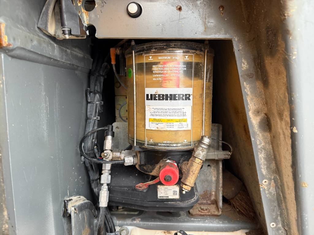Liebherr L550 X-Power - Quick Coupler / Automatic Greasing