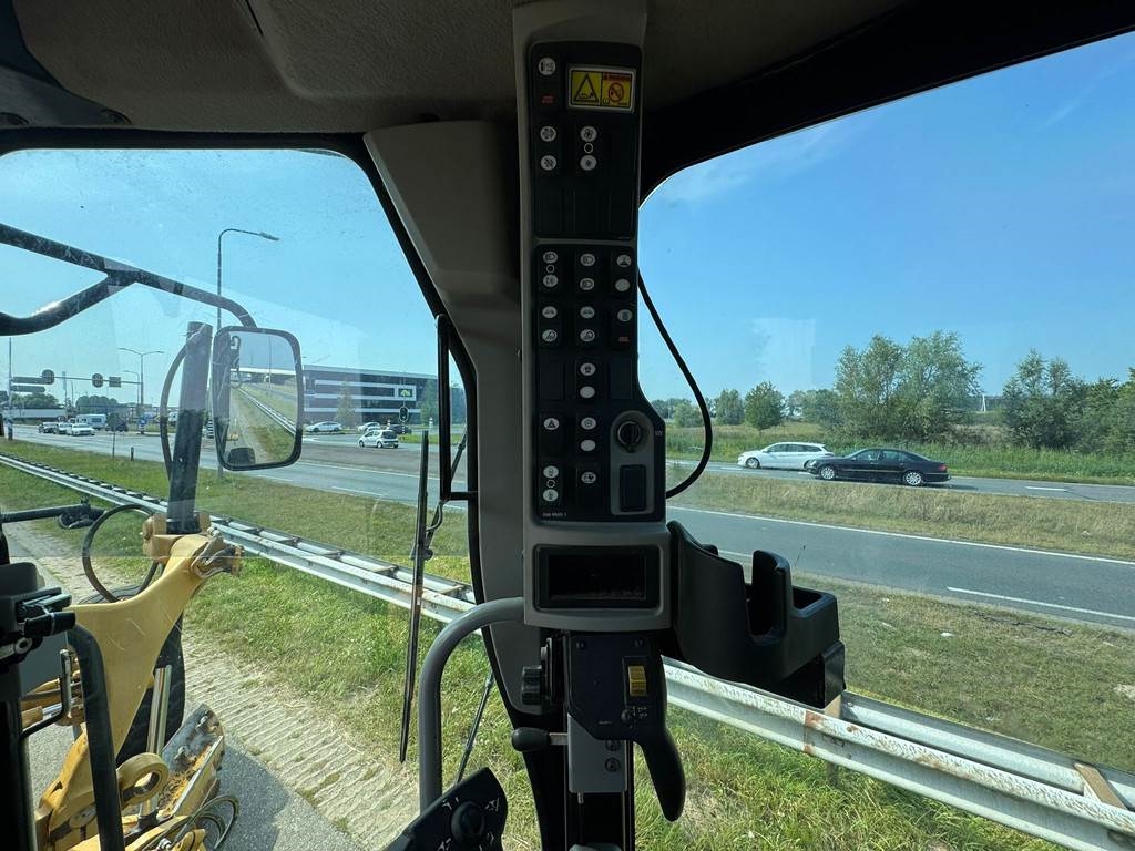 CAT 140M3