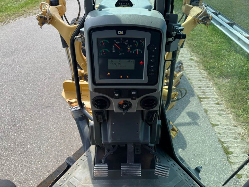 CAT 140M3