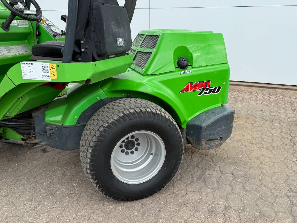 Avant M750 Opti Drive - Bucket + Jib + Forks